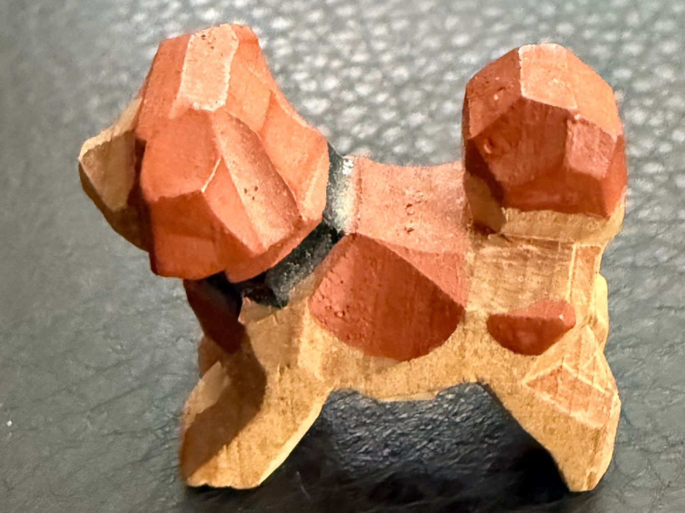 Statuette: kleiner Hund Holz  hangeschnitzt  Tierfigur – Usato da Subingen venduto da ArtBead 4