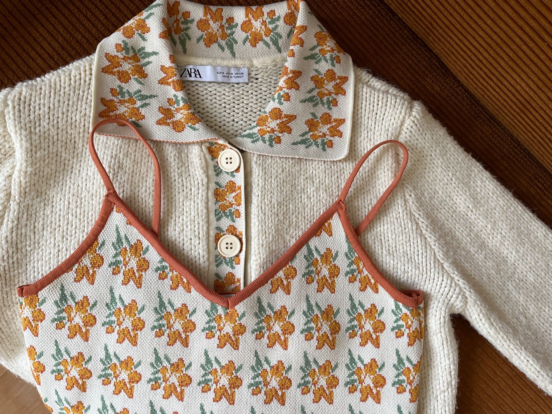 Zara Giacche: Strickjacke mit Blumenkragen 🧡 – Usato da Wallisellen venduto da Miu_ 4