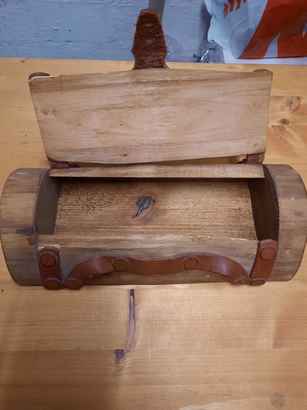 Truhen: Rustikale Schatztruhe aus Holz mit Leder – Neu und originalverpackt aus Winterthur von pjuma01 1