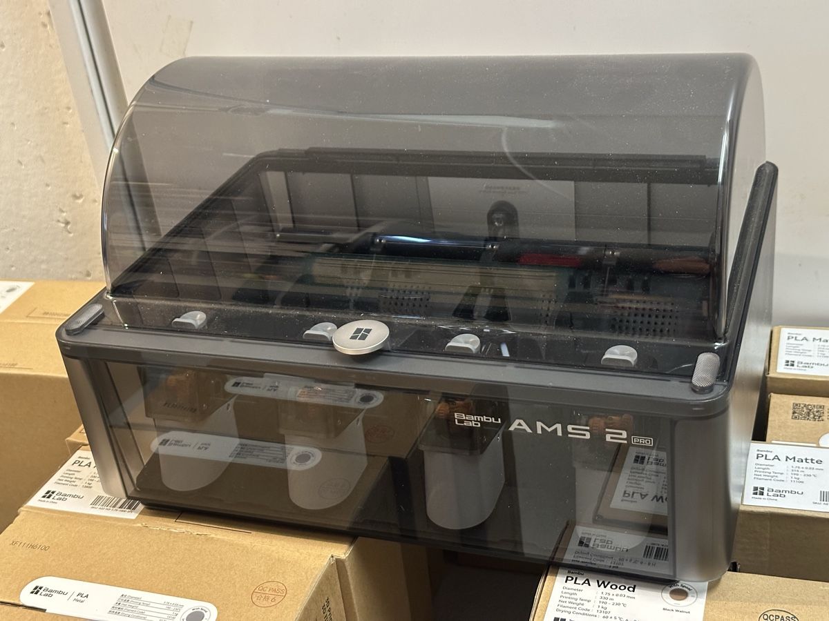 Bambu Lab Stampanti 3D: AMS 2 Pro neuwertig – Usato da Schötz venduto da EMTEC02