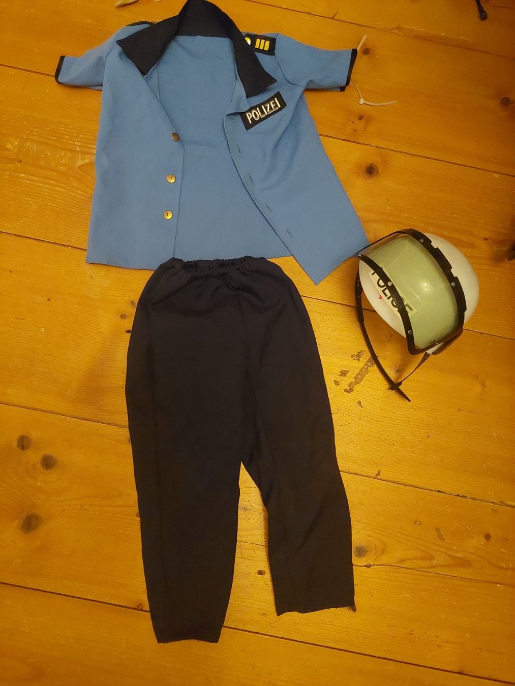 Kostüme: Polizei Kostüm Kinder Grösse 104 – Gebraucht aus Beckenried von Havacola 1