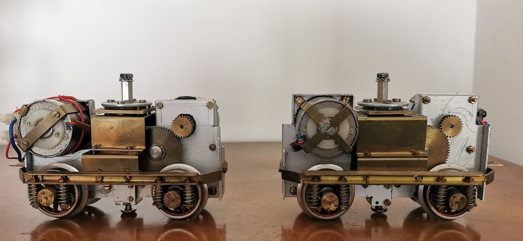 Modelleisenbahnen: Drehgestelle 4 Motoren 3L GS – Gebraucht aus Aesch BL von