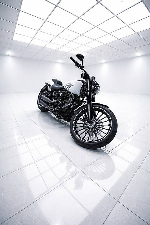 Harley-Davidson Cruisers: Harley Davidson FXSB Breakout 103 – D'occasion à Höri par asp_9zk9