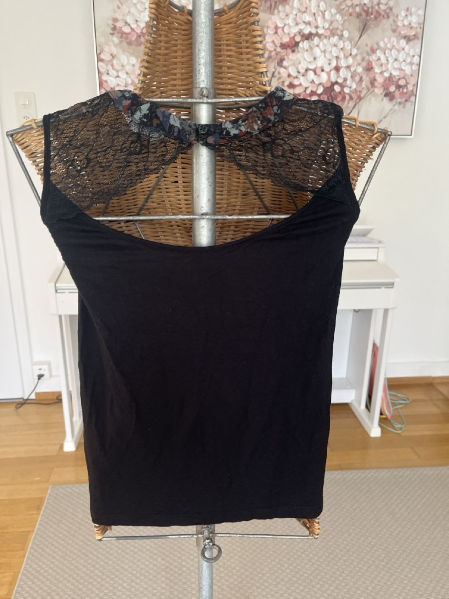 Nafnaf Camicette: Bluse mit Spitze, NAF NAF XS – Usato da Solothurn venduto da Bobesch08 3