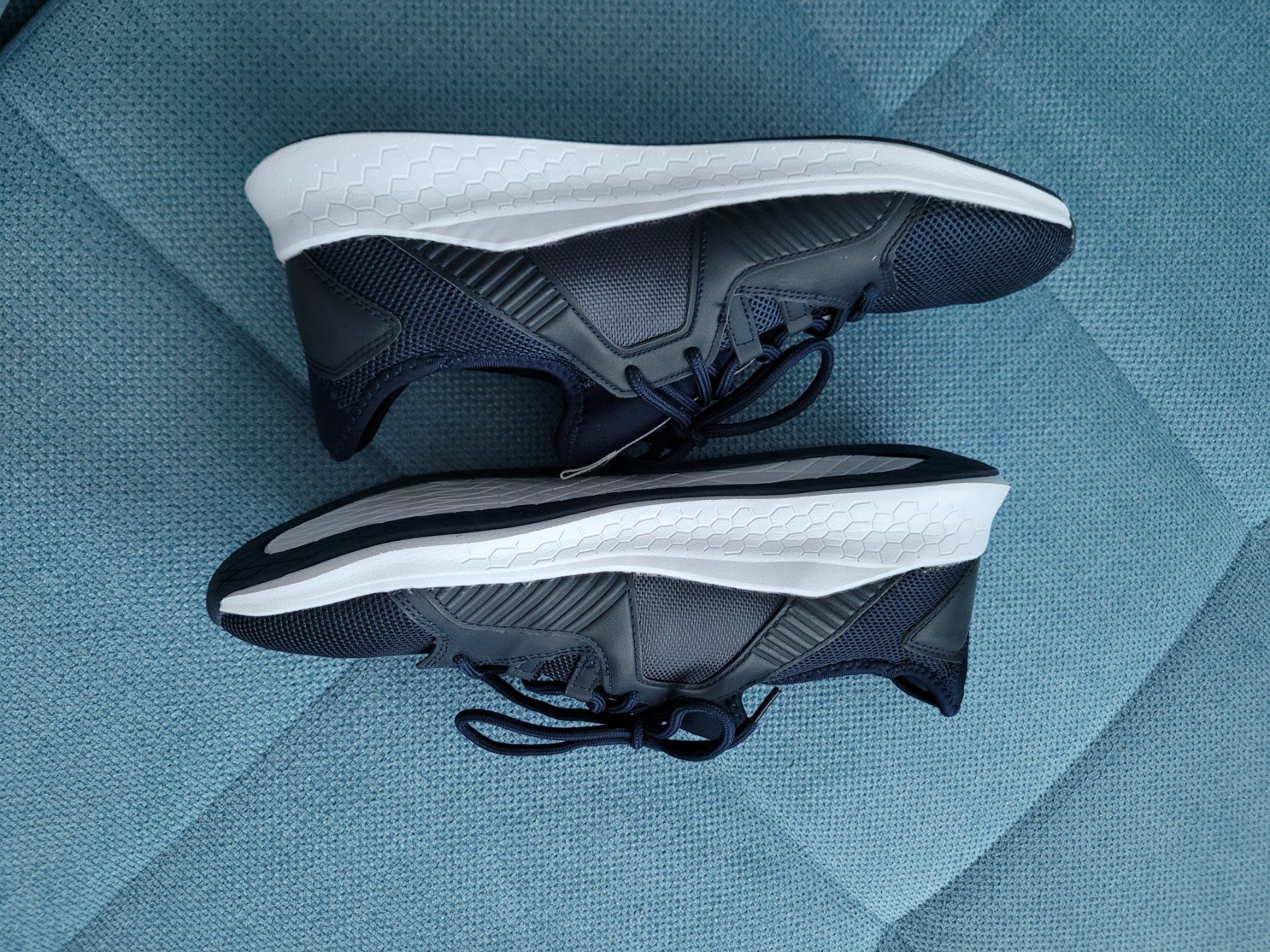 Herrenschuhe: Turnschuhe – Neu (gemäss Beschreibung) aus Sevelen von Motchi 3