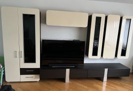schöne Wohnwand inkl. Sideboard und Hängeregal
