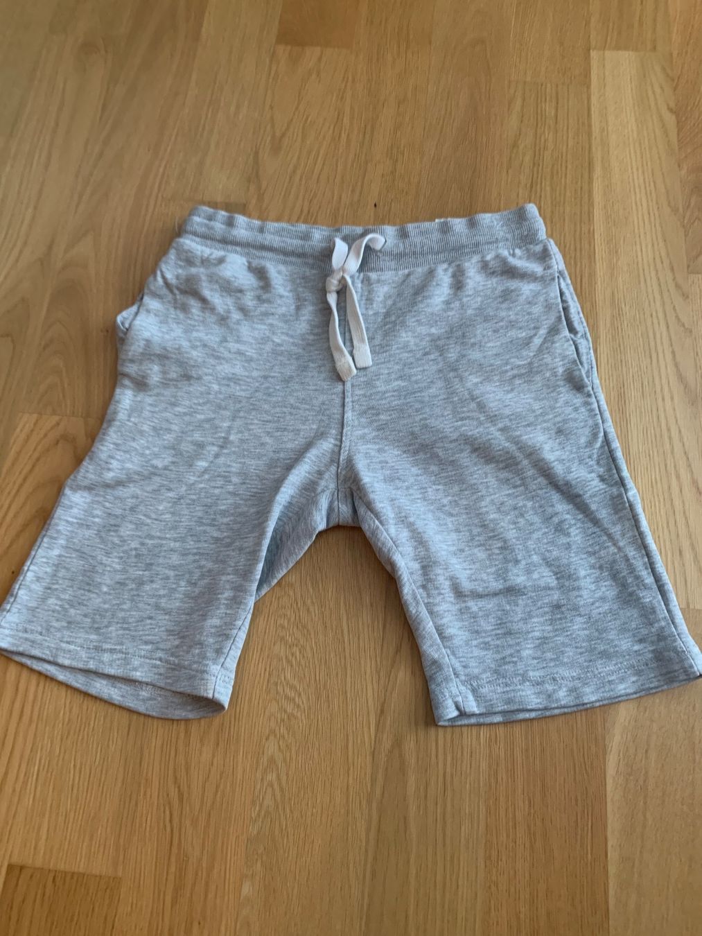 H&M Pantaloni: Short Gr. 116 – Usato da Zürich venduto da Lucinka21