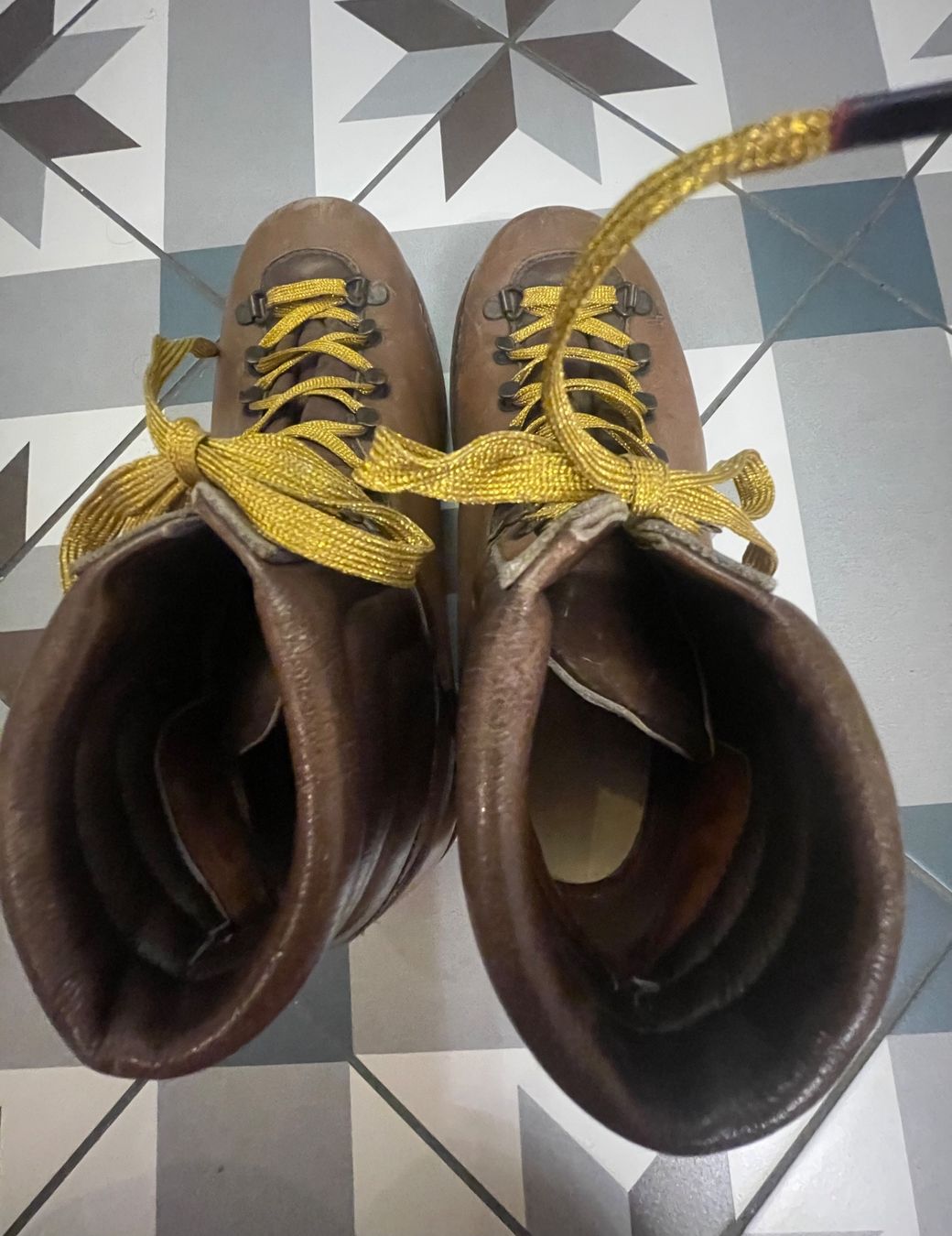 Scarpe da donna: Wanderstiefel Leder 39 ähnlich Redwing Boots – Usato da Zürich venduto da Pudelkerne 6