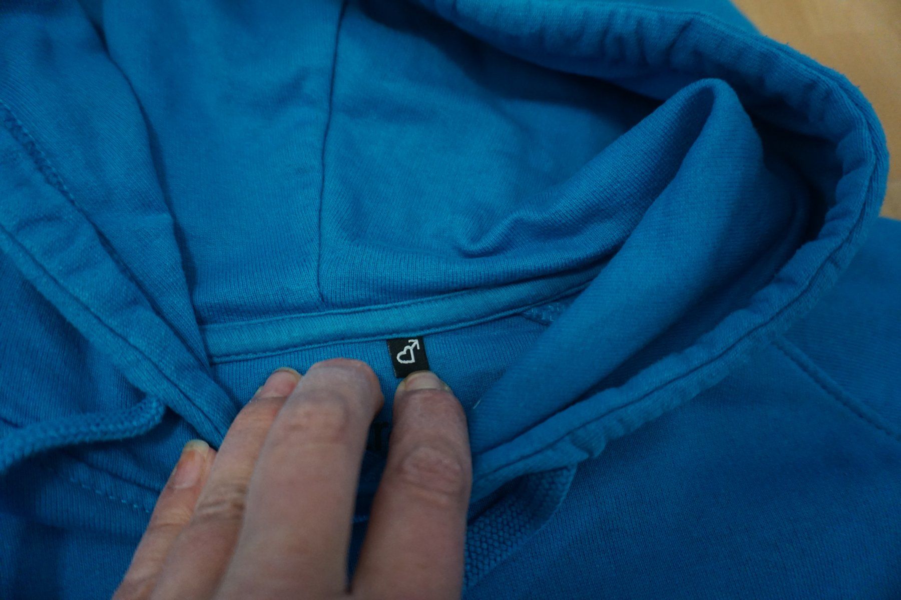 Maglioni & Felpe: Hoodie mit Logo, Grösse S – Usato da Zürich venduto da einalemjena 3