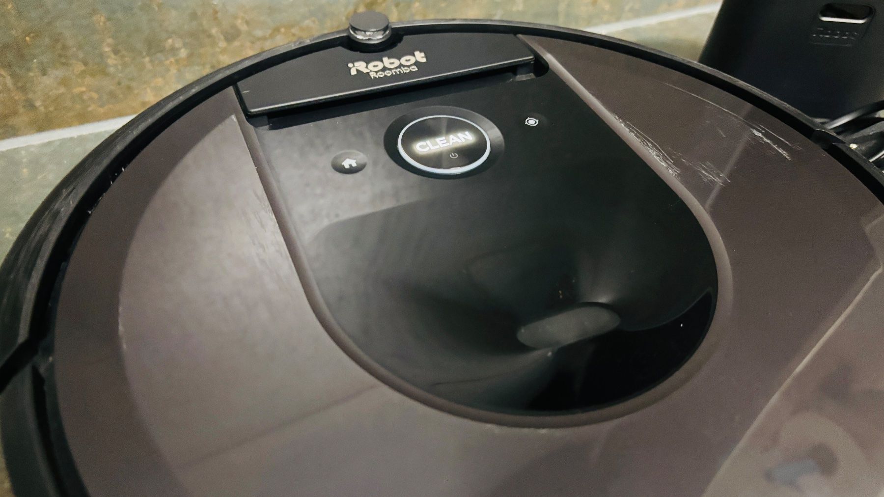 Irobot Aspirapolveri & Accessori: iRobot Roomba i7 Series | Inkl. Ladestation, Stromkabel – Usato da Lengnau BE venduto da 4ConsultingSolutions 5