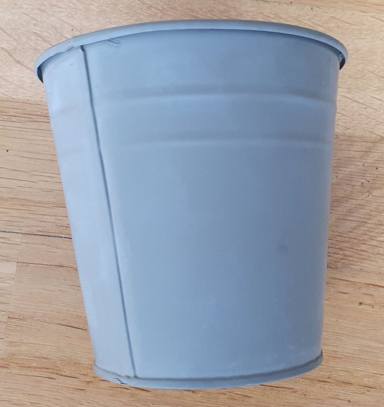 Vasi per fiori: Petit cache-pot avec support en métal – Usato da Court venduto da Jovi2 4