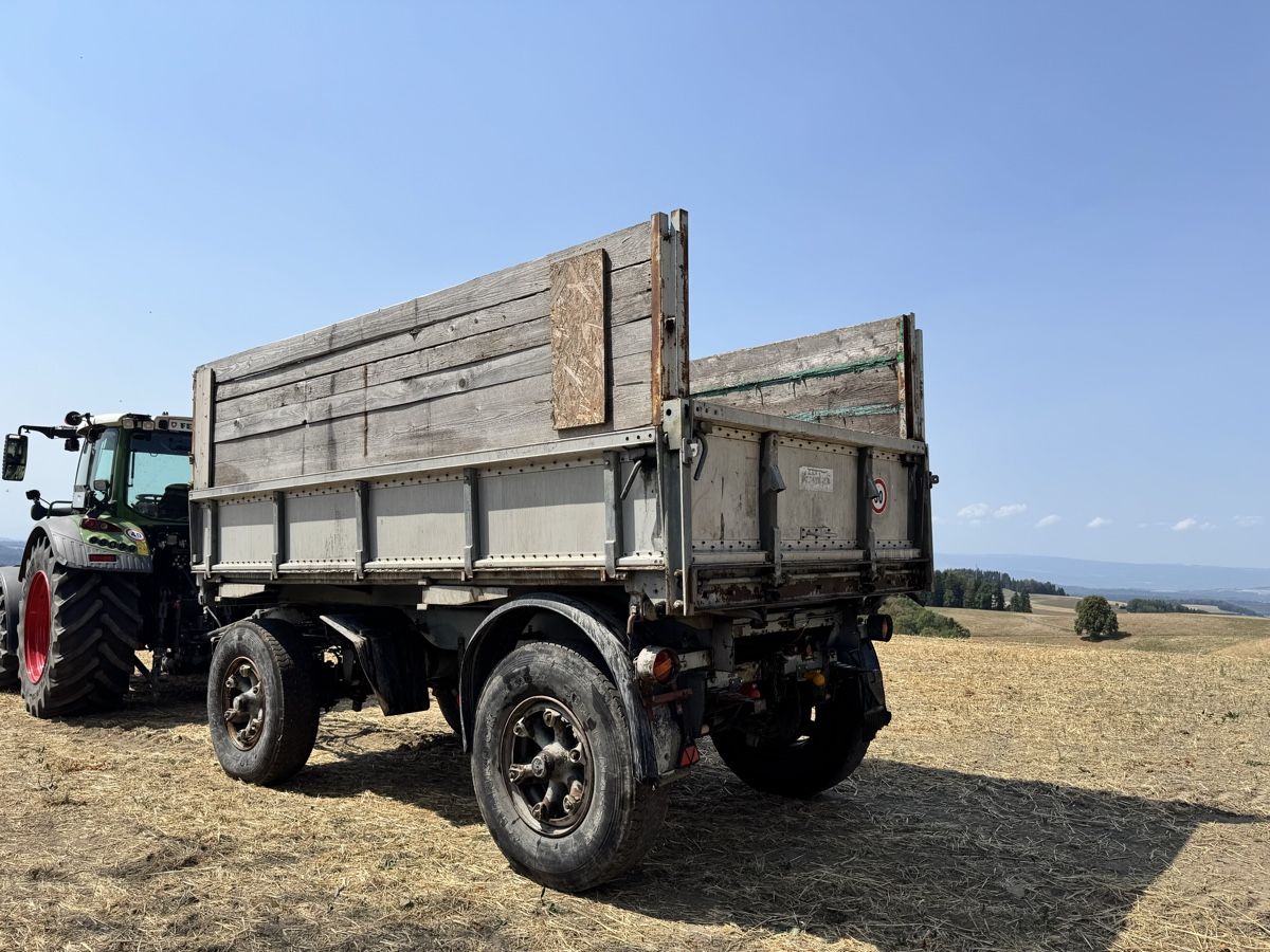 Camions-bennes: LKW Anhänger 3-Seitenkipper – D'occasion à Oberbalm par Cle12 1