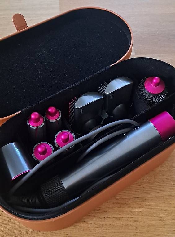Dyson Sèche-cheveux: DYSON Airwrap Complete fuchsia / grau – D'occasion à Illnau par sternli1983