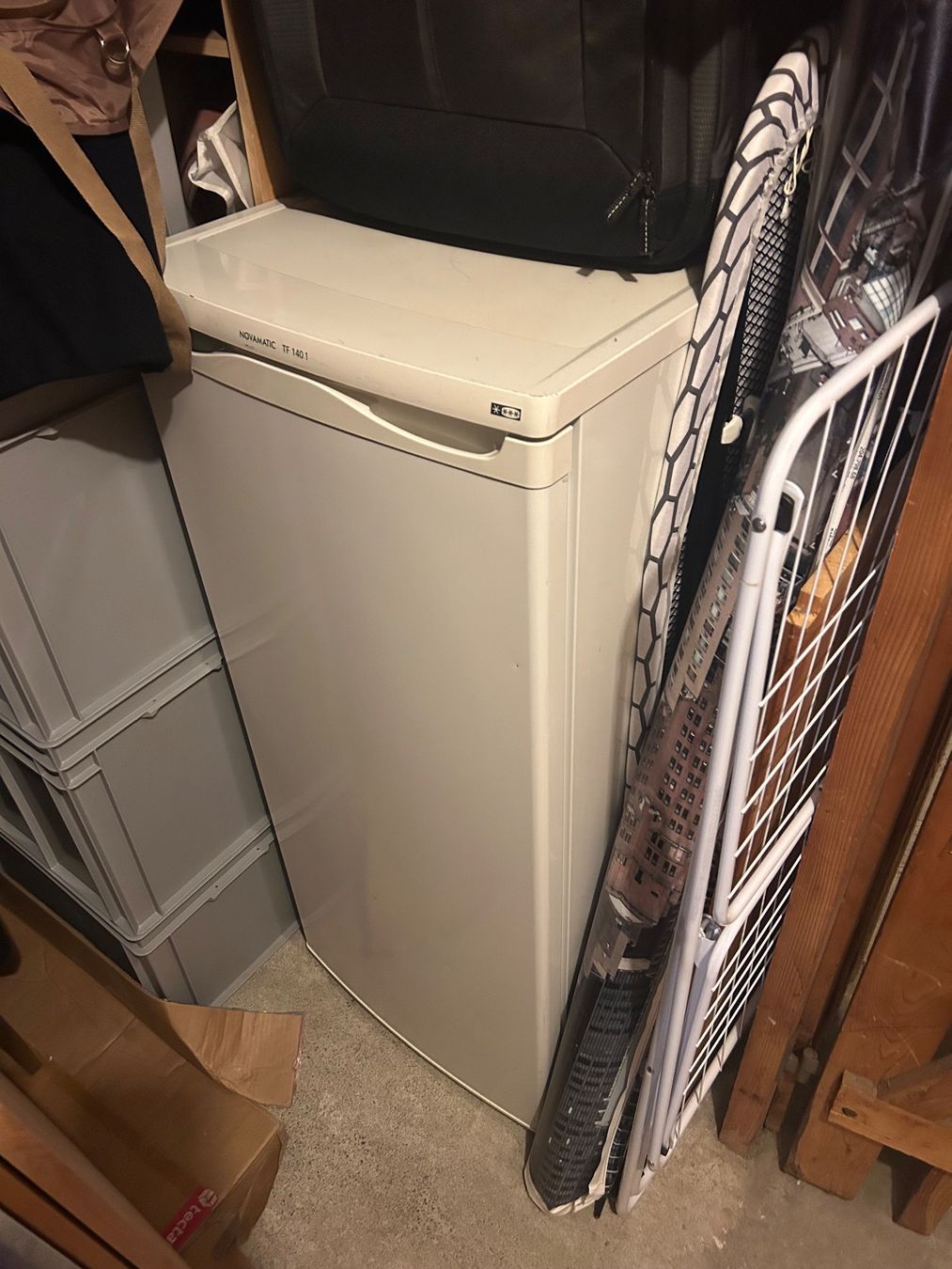 Novamatic Congélateurs: NOVAMATIC Gefrierschrank TF 140.1 – Neuf (Voir description) à Zürich par dimitrischmid 3
