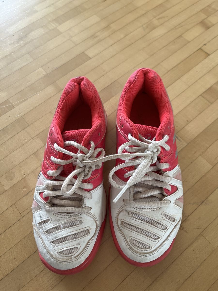 Asics Scarpe per ragazze: ASICS Turnschuhe 33.5 – Usato da Horgen venduto da Hoppelhase11
