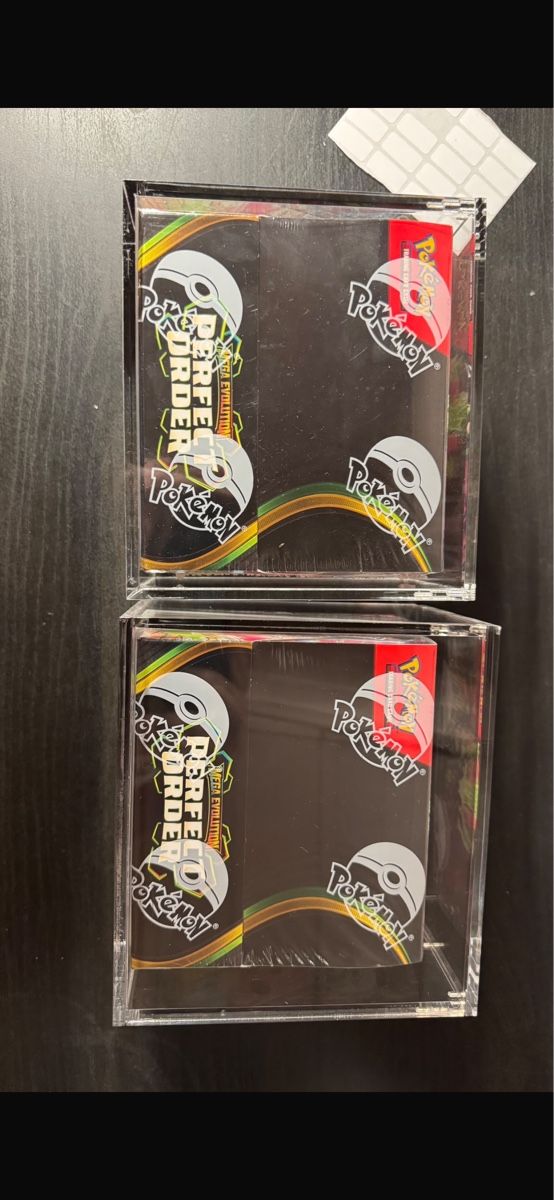 Pokémon Sammelbilder & Trading cards: 2 Display Perfect Order, scellées, état neuf  – Gebraucht aus Belprahon von Rob_ain
