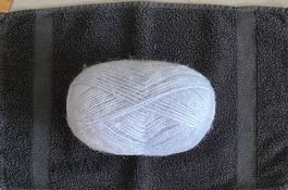Strickwolle hellblau