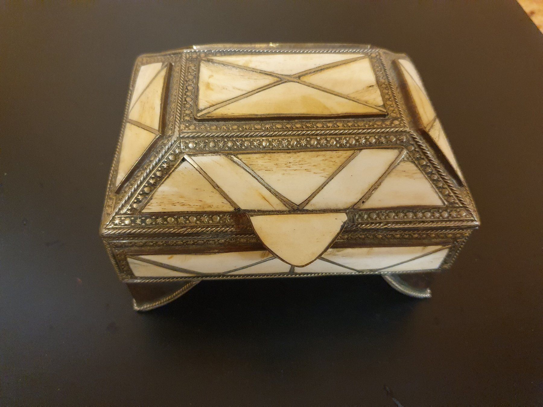 Cassapanche: Schmuck Truhe – Usato da Ibach venduto da Hfedier