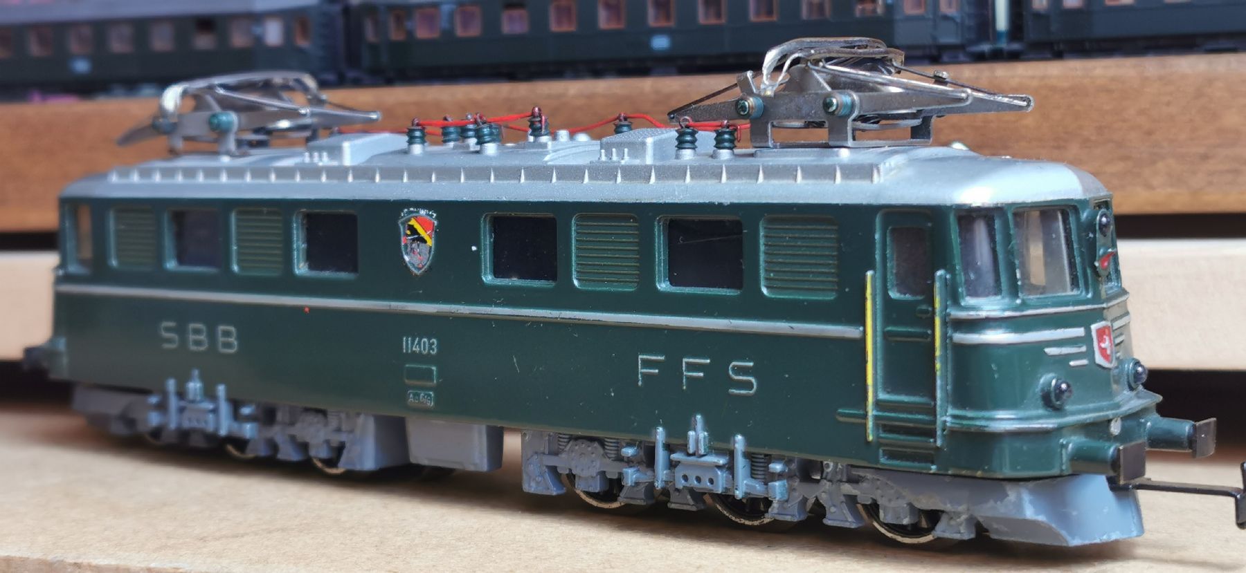 Hag Modellini di ferrovie: Hag Ae 6/6 – Usato da Aesch BL venduto da Refurber