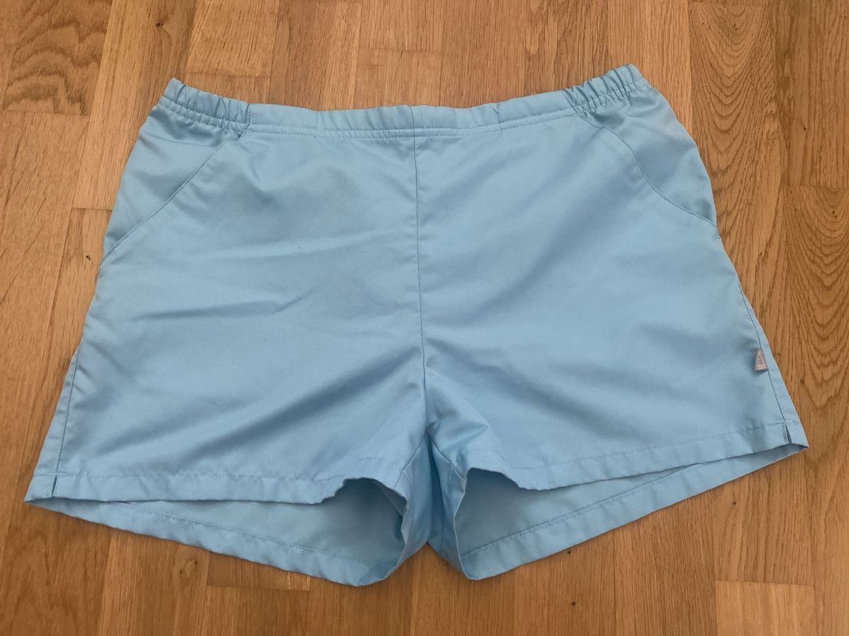 Nike Pantaloni: Nike Shorts, hellblau, Grösse S – Usato da Birmenstorf AG venduto da Midget0