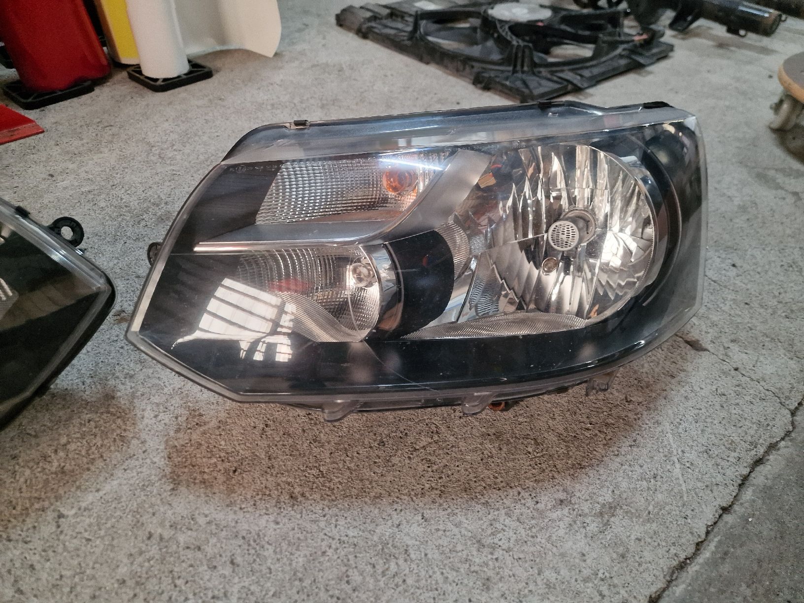VW Scheinwerfer: Scheinwerfer zu VW T5  – Gebraucht aus Mols von L.M.123