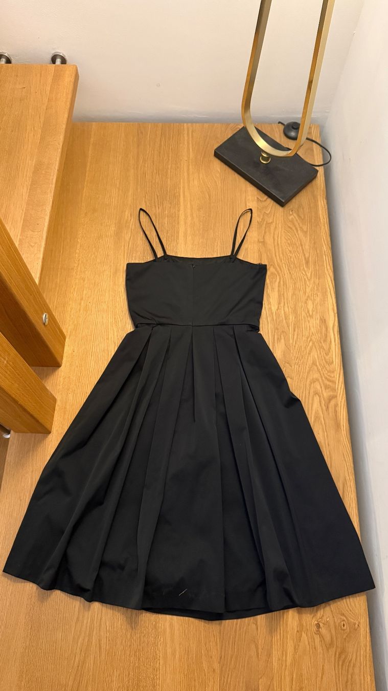 Max Mara Kleider: Klassisches MAX MARA KLEID schwarz Coco Abendkleid – Gebraucht aus Faulensee von Liebes_Kind_2019 2