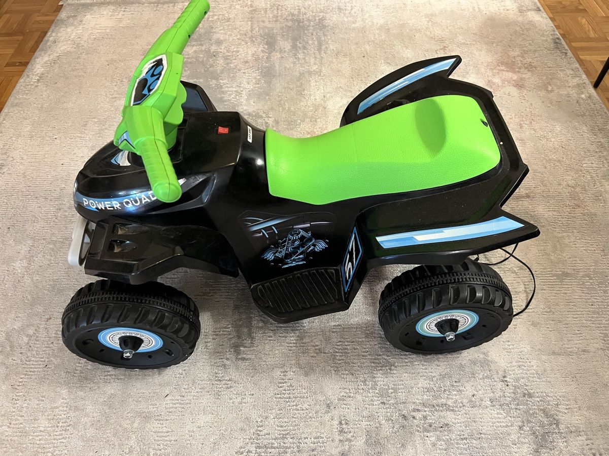 Véhicules pour enfants: Quad électrique pour enfant – D'occasion à Lausanne par William7
