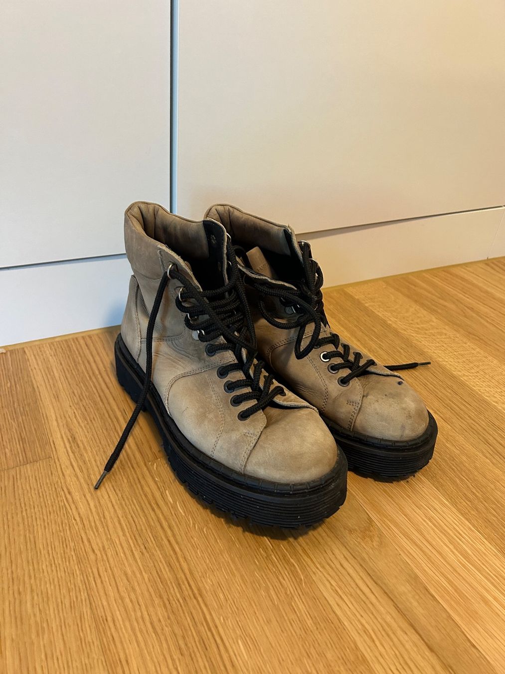Scarpe da uomo: Stiefeletten beige Grösse 38 gut erhalten – Usato da Zürich venduto da Dailychic 4