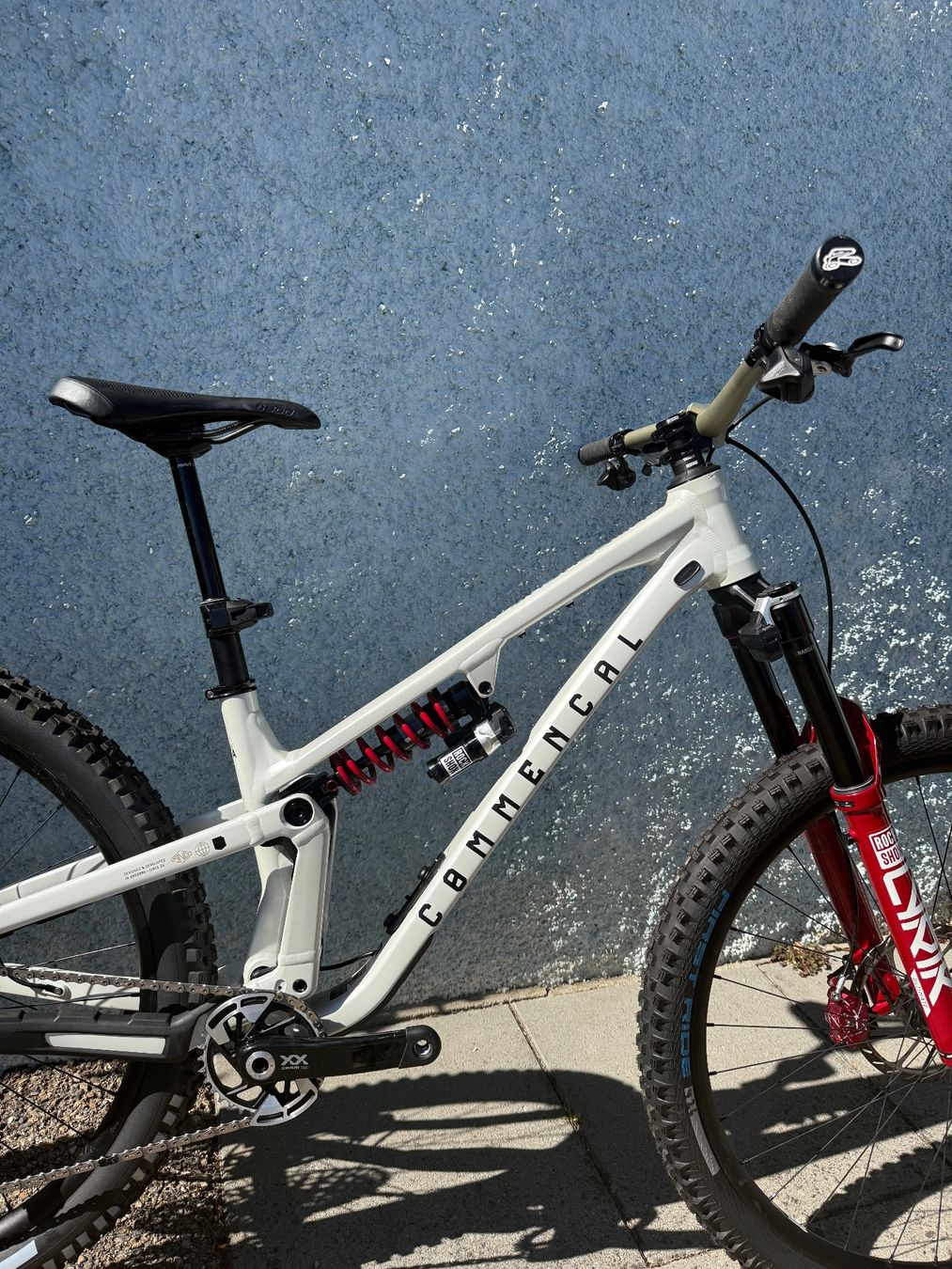 Commencal Velos: Commencal Meta v5 – Gebraucht aus Montalchez von lis_fq58 1