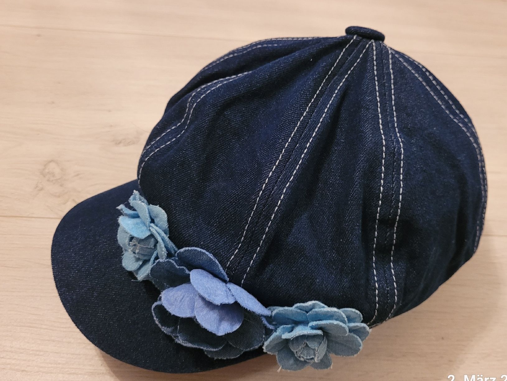 Copricapi, berretti & cappellini: Jeans Cap mit Blumen – Usato da Bünzen venduto da Milly32 2