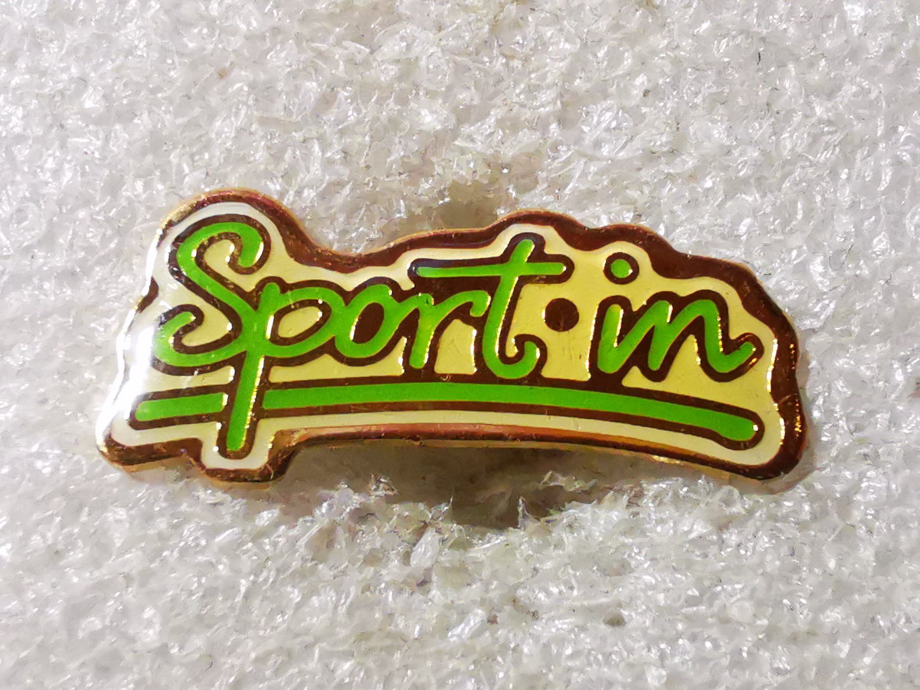 Plaketten & Abzeichen: Ansteckpin 94: Sport In – Gebraucht aus Oppligen von Pin-Fall-Shop