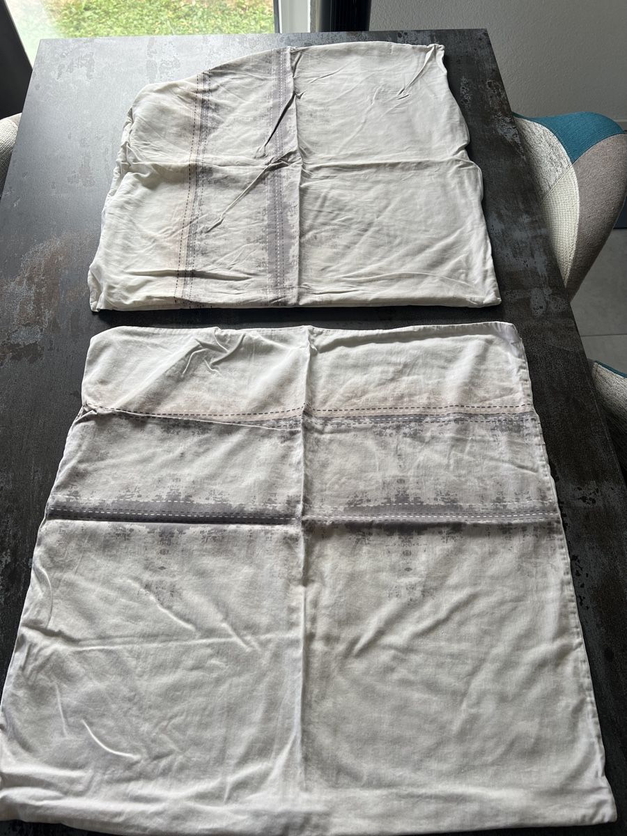 Biancheria da letto: 2 Taies doreiller 65x65cm coton bon état – Usato da Châtel-St-Denis venduto da Calou1820