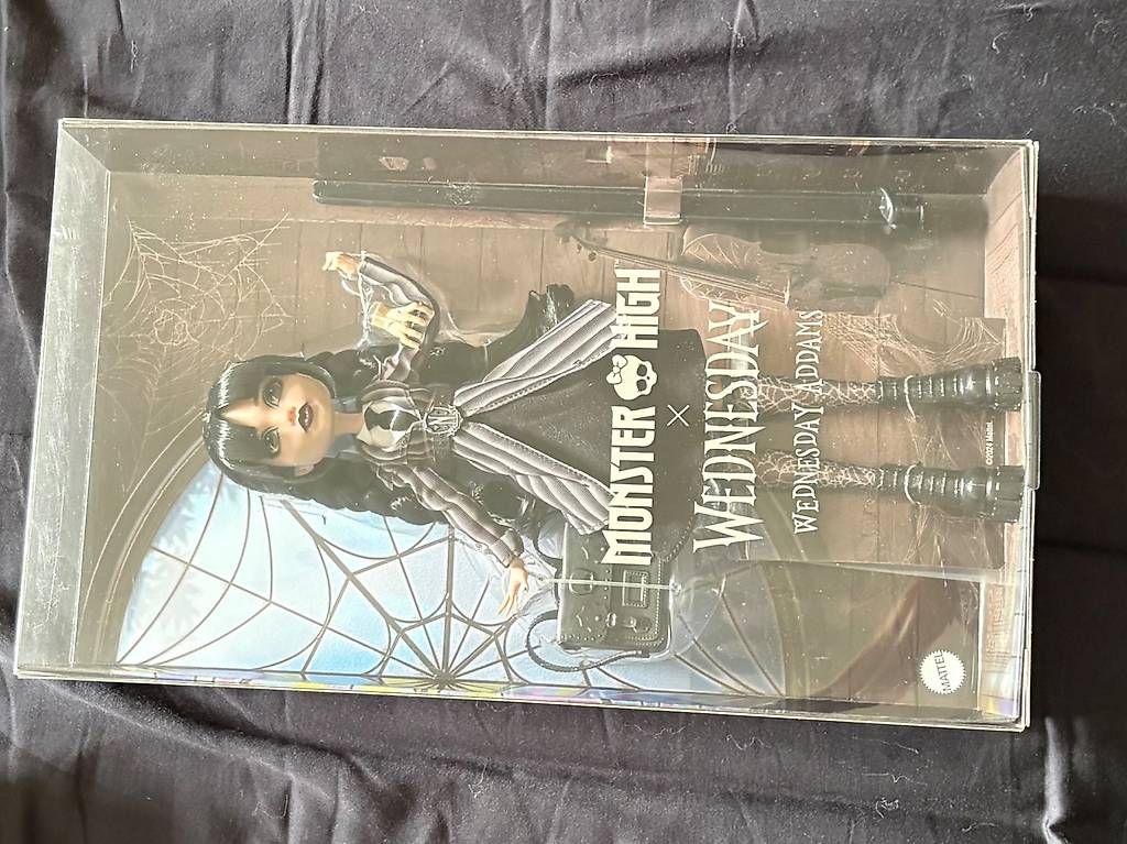 Bambole: Monster High Wednesday – Usato da Genève venduto da asi_7hpl