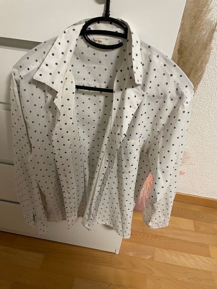 Camicette: Weisse Bluse Damen M/L – Usato da Tägerwilen venduto da makcode09