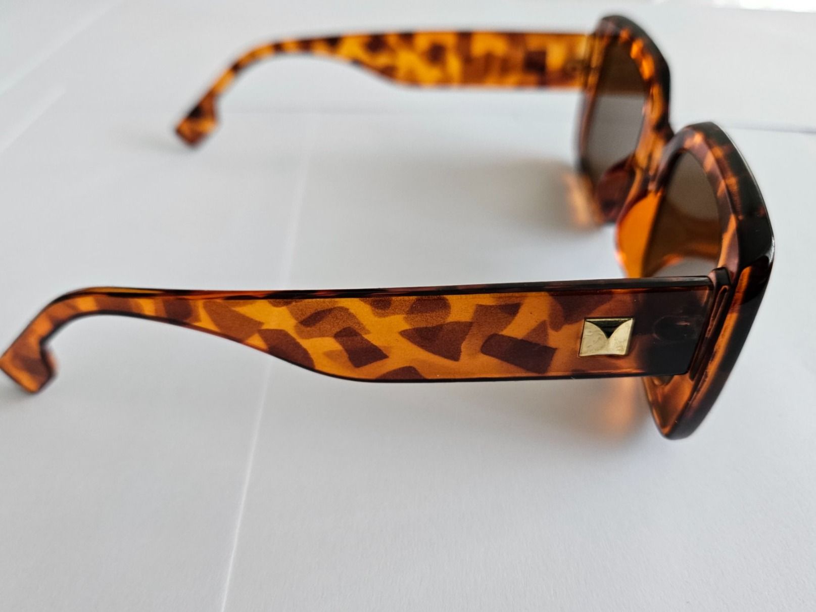 Brillen & Gläser: Elegante Damen Sonnenbrille – Neu und originalverpackt aus Kreuzlingen von RahMal 2