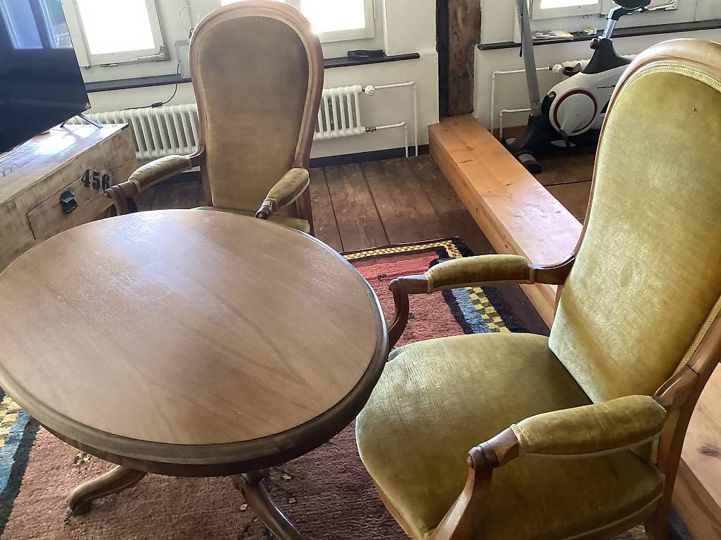 Fauteuils: 2 Sessel mit Tisch – D'occasion à Birrwil par hubertus148