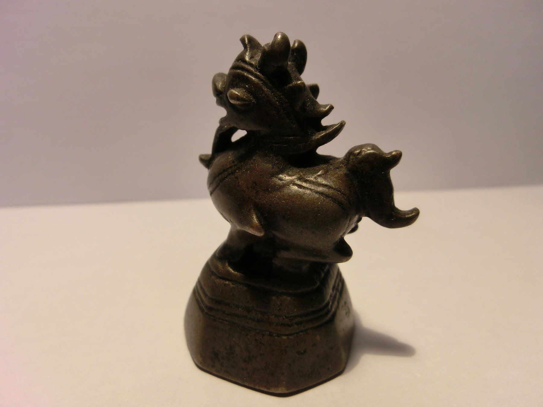 Statuette: ANTIKES OPIUM - GEWICHT – Usato da Basel venduto da wyba44 3
