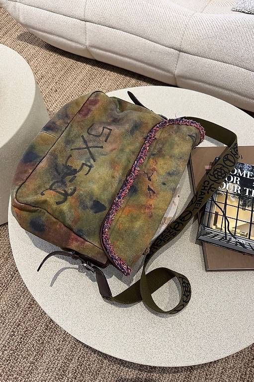 Chanel Borse: CHANEL TASCHE GRAFFITI MESSENGER – Nuovo (secondo la descrizione) da Schwyz venduto da bofb 6