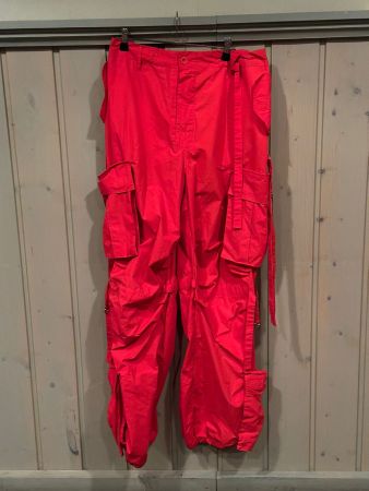 Trendige Sommer-Cargo-Hose, Gr. 40, auffälliges Rot!