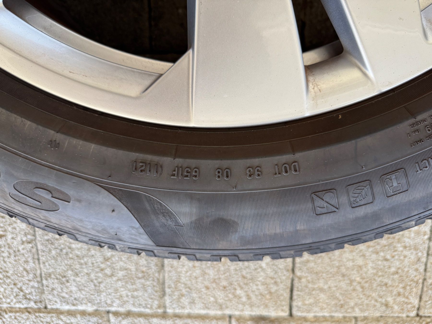 Volkswagen Pneumatici & Ruote complete: VW ID.4 GTX / Audi E-Tron Q4  Winteräder – Usato da Oftringen venduto da Monie4life 8