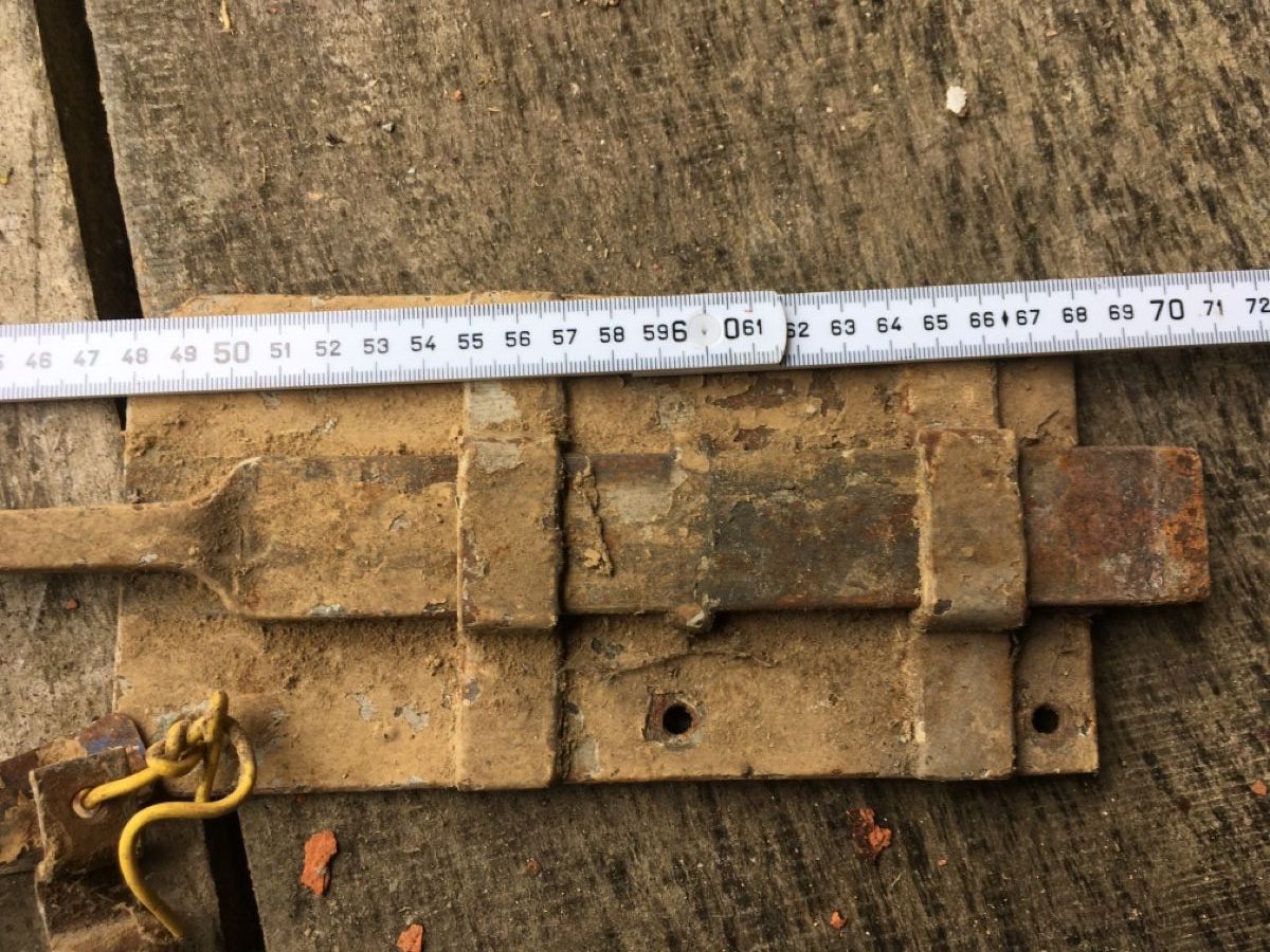 Lucchetti: Alter Riegel mit langem Arm, rostig – Usato da Wila venduto da Fritz-Wila 2