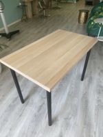 Tablette de bureau effet bois clair pieds noirs 120x60cm