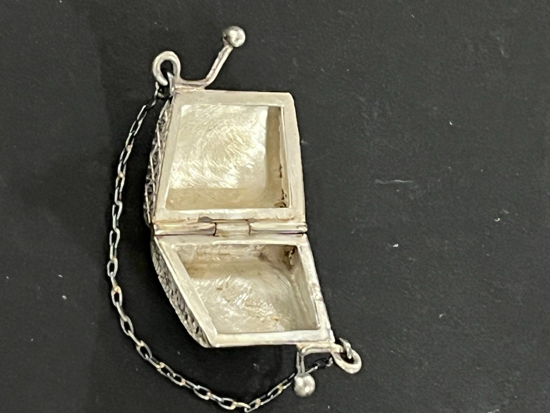 Borse da donna: Silber Miniatur Handtasche aus 925er Silber – Usato da Mumpf venduto da dadaboygugu 5