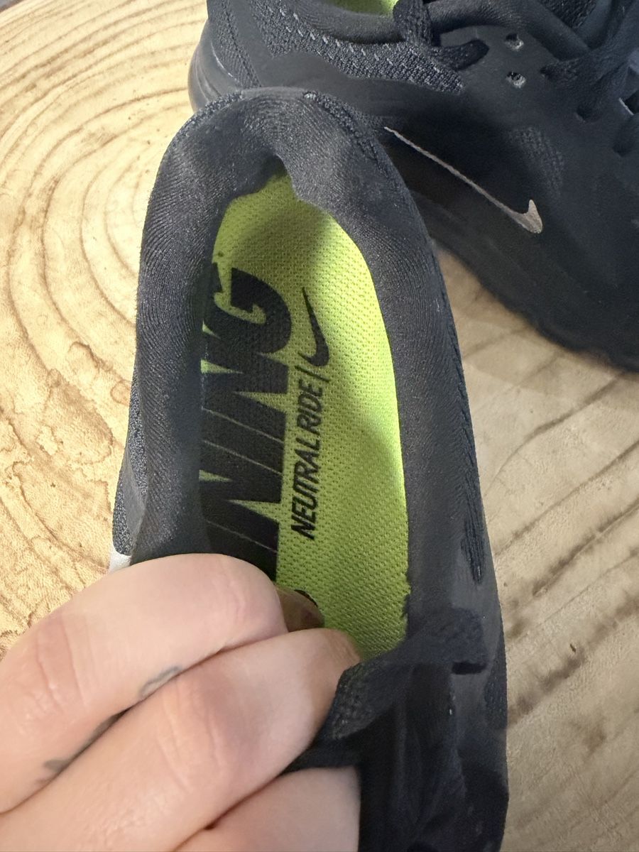 Nike Scarpe da uomo: Nike Air Max Schwarz Gr. 36.5 – Usato da Hägglingen venduto da Raff_Ella 3