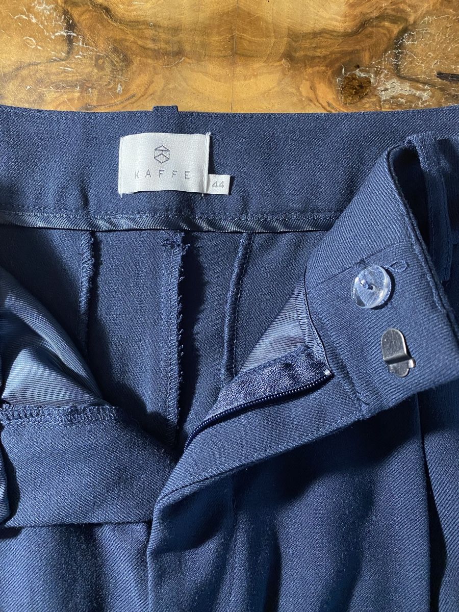 Hosen: Kaffe Hose, Grösse 44, Dunkelblau, Top Zustand – Neu (gemäss Beschreibung) aus Thalwil von Alice015 1