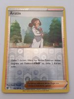 Trainer Ärztin / 2021 Pokémon / Reverse Holo