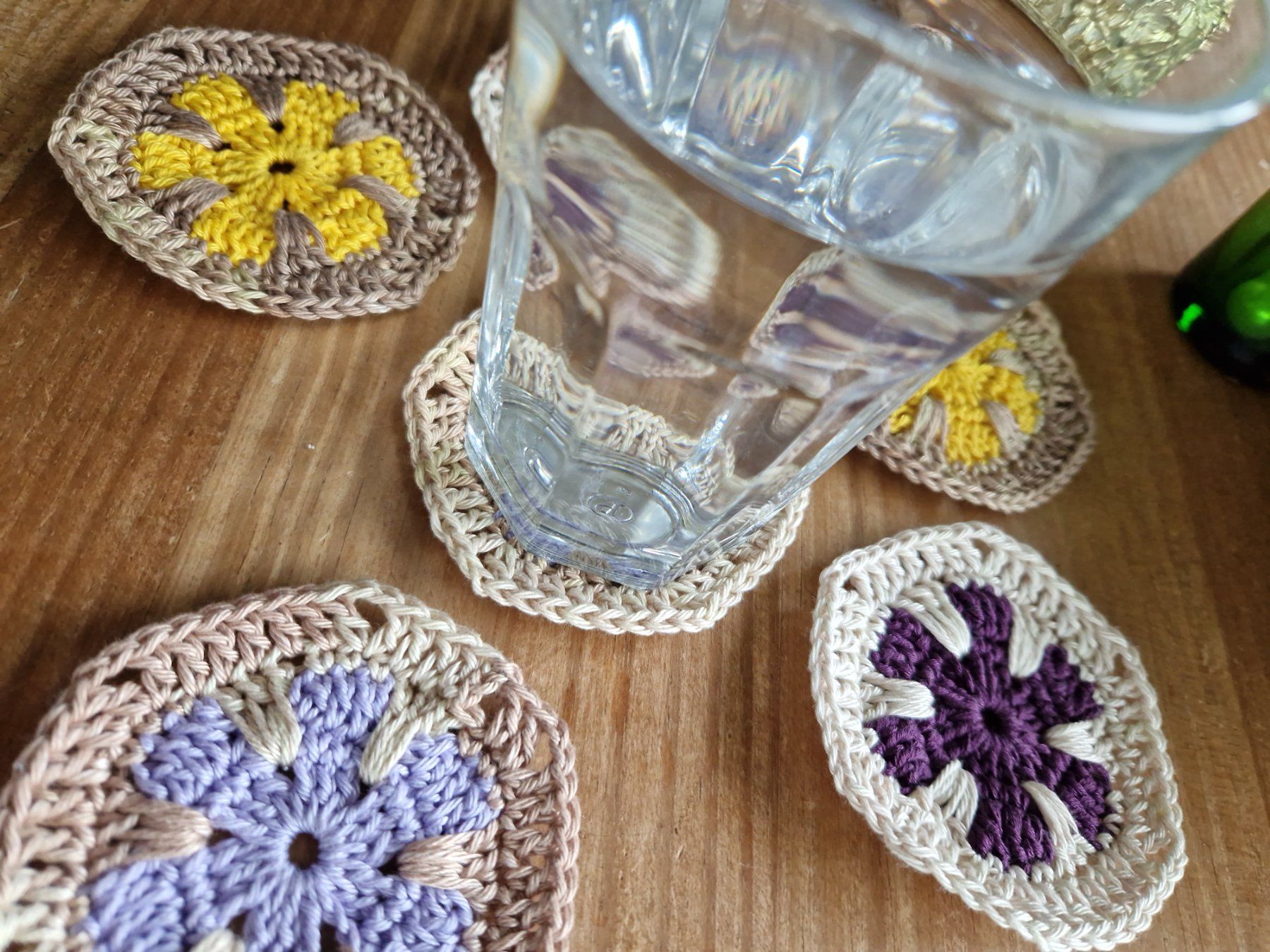 Tutte le decorazioni: 6 Häkel Glas Coaster Untersetzer 'Juniper' handgemacht – Nuovo (secondo la descrizione) da Neuhausen am Rheinfall venduto da Alchimista 2