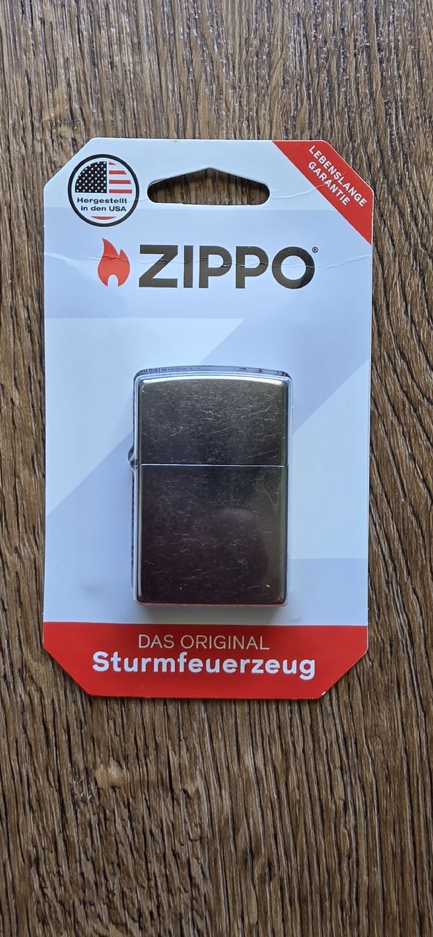 Zippo Accendini: Zippo Silber NEU OVP – Nuovo e nell'imballaggio originale da Flawil venduto da Heartbreaker