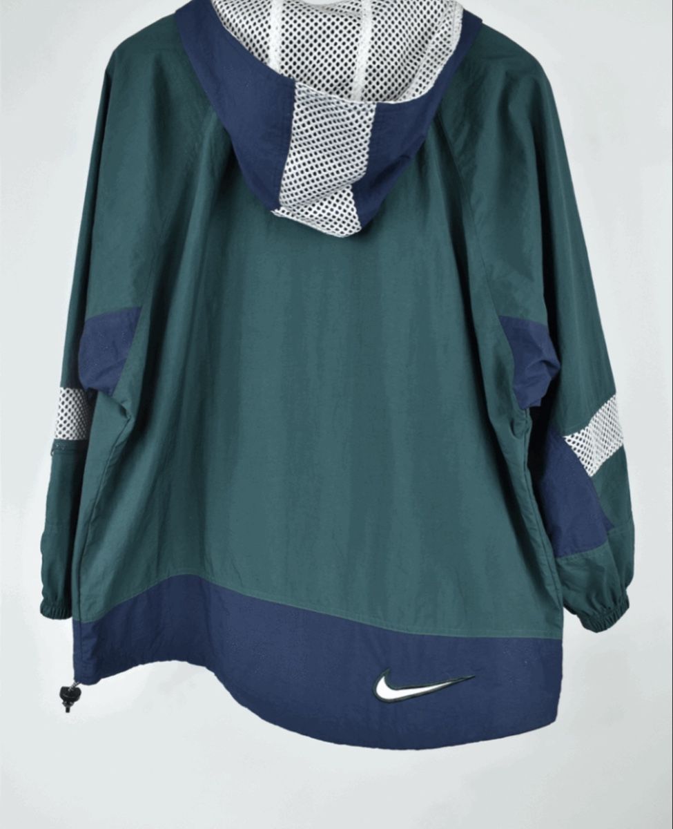 Nike Giacche: Veste vintage Nike – Usato da Clèbes (Nendaz) venduto da Tiki-Stop 2