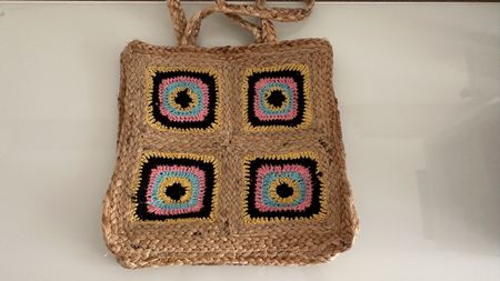 Sommertasche aus Jute mit bunten Details!